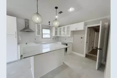 2012 Watauga Court W, Fort Worth, TX 76111 - Photo 9