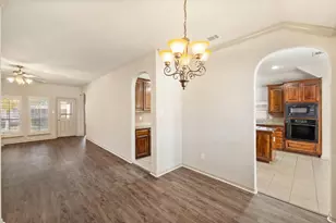 1613 Country Hills Dr, Midlothian, TX 76065 - Photo 9