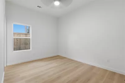 817 Brooks Avenue, Dallas, TX 75208 - Photo 7
