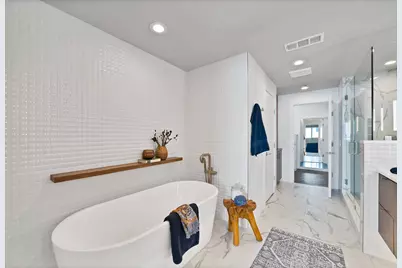 1999 McKinney Avenue #1002, Dallas, TX 75201 - Photo 27