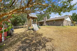 928 Maple St, Howe, TX 75459 - Photo 31