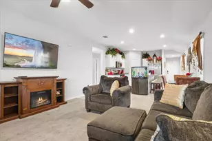 137 Running River Dr, Boyd, TX 76023 - Photo 13
