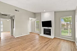 1901 Cloisters Dr, Arlington, TX 76011 - Photo 5