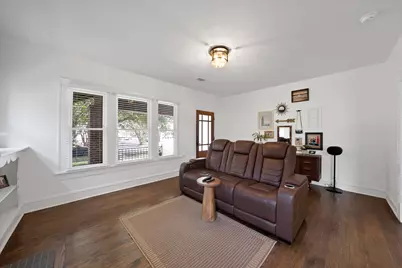 2305 W Rosedale Street S, Fort Worth, TX 76110 - Photo 5