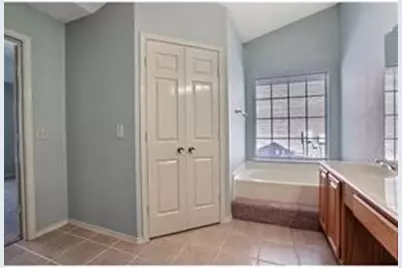 2110 Hearthstone Drive, Carrollton, TX 75010 - Photo 9