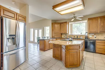 2112 Miller Court, Granbury, TX 76049 - Photo 9