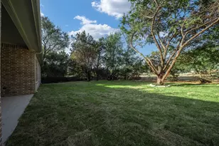 24006 Oak Shadow Dr, Whitney, TX 76692 - Photo 9