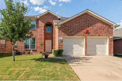 1048 Twin Brooks Drive, Grand Prairie, TX 75052 - Photo 1