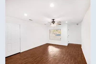 2222 Woodoak Drive, Irving, TX 75060 - Photo 9