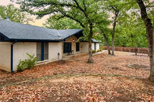 104 Trailwood Ct, Burleson, TX 76028 - Photo 3