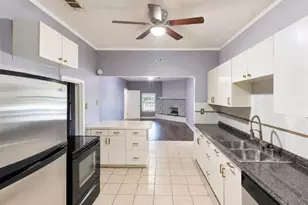 912 W Belt Line Rd, Cedar Hill, TX 75104 - Photo 13