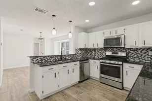 2107 Meadowview Dr, Corinth, TX 76210 - Photo 9