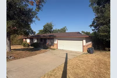 2121 Kingsdale Drive, Fort Worth, TX 76119 - Photo 3