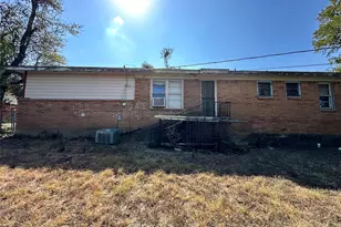 2121 Kingsdale Dr, Fort Worth, TX 76119 - Photo 25