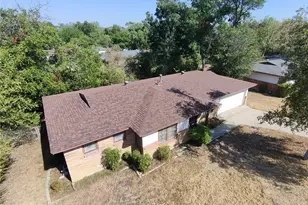 2121 Kingsdale Dr, Fort Worth, TX 76119 - Photo 23
