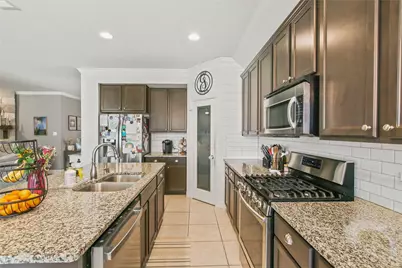 913 Freesia Drive, Little Elm, TX 75068 - Photo 11