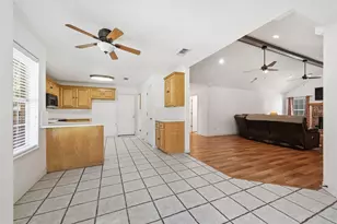 173 Graves Cir, Pottsboro, TX 75076 - Photo 5