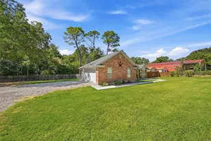 173 Graves Cir, Pottsboro, TX 75076 - Photo 3