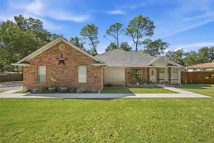 173 Graves Cir, Pottsboro, TX 75076 - Photo 1
