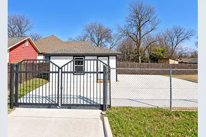 2102 E Overton Road #B, Dallas, TX 75216 - Photo 1
