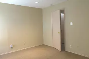 217 Matt Pl, Grand Prairie, TX 75051 - Photo 15