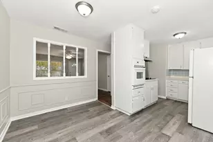 549 Lorna St, Burleson, TX 76028 - Photo 7