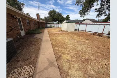 408 W Morris Street, Seymour, TX 76380 - Photo 25