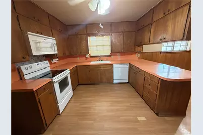 408 W Morris Street, Seymour, TX 76380 - Photo 9