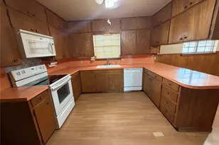 408 W Morris St, Seymour, TX 76380 - Photo 9