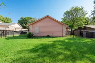 837 Blue Ridge Dr, Burleson, TX 76028 - Photo 15