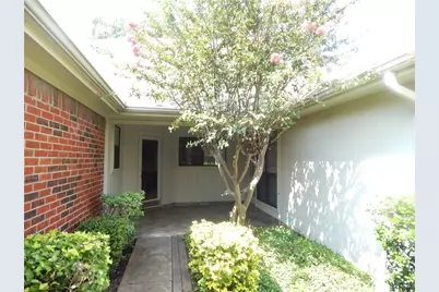 4208 Meadowdale Drive, Carrollton, TX 75010 - Photo 5