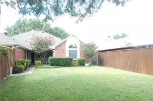 4208 Meadowdale Dr, Carrollton, TX 75010 - Photo 3