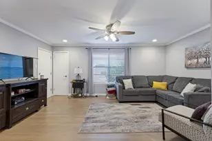 5827 Sandhurst Ln, Dallas, TX 75206 - Photo 5