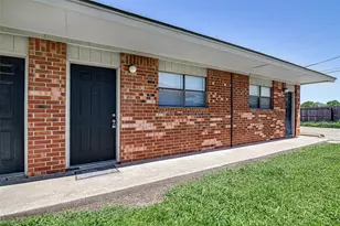 1709 Short St, Cleburne, TX 76033 - Photo 1