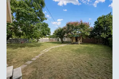 700 Pine Street, Hurst, TX 76053 - Photo 19