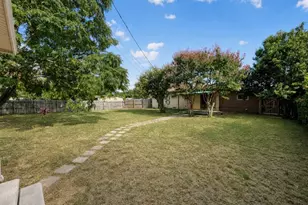 700 Pine St, Hurst, TX 76053 - Photo 19