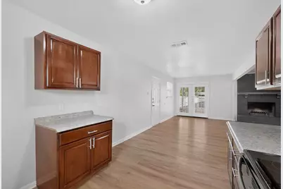 4801 Hollowbrook Road, Fort Worth, TX 76103 - Photo 13