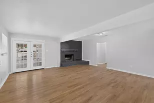 4801 Hollowbrook Rd, Fort Worth, TX 76103 - Photo 7