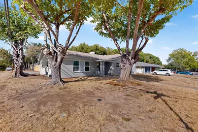 4801 Hollowbrook Road, Fort Worth, TX 76103 - Photo 3