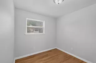 4801 Hollowbrook Rd, Fort Worth, TX 76103 - Photo 15