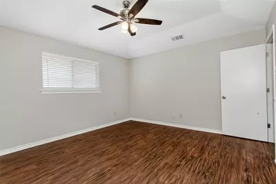 136 Shady Brook Drive, DeSoto, TX 75115 - Photo 9