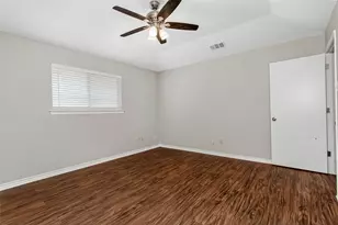 136 Shadybrook Dr, DeSoto, TX 75115 - Photo 9