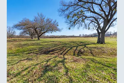 724 Gilliland Road, Springtown, TX 76082 - Photo 3