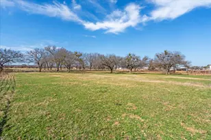 724 Gilliland Rd, Springtown, TX 76082 - Photo 1
