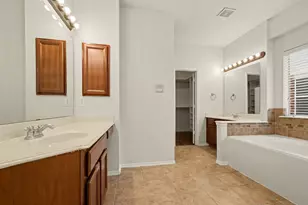 412 Flowering Plum Ln, Fort Worth, TX 76140 - Photo 19