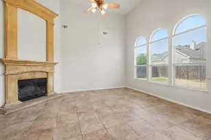 412 Flowering Plum Ln, Fort Worth, TX 76140 - Photo 7