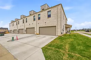 634 Blue Rdg Dr, Mansfield, TX 76063 - Photo 3