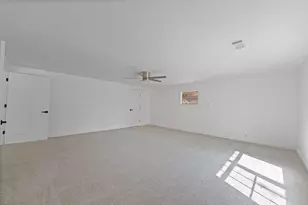 909 15th St, Grand Prairie, TX 75050 - Photo 13