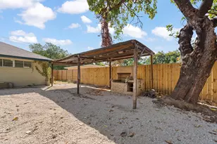 909 15th St, Grand Prairie, TX 75050 - Photo 29