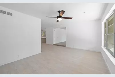 909 15th Street, Grand Prairie, TX 75050 - Photo 5
